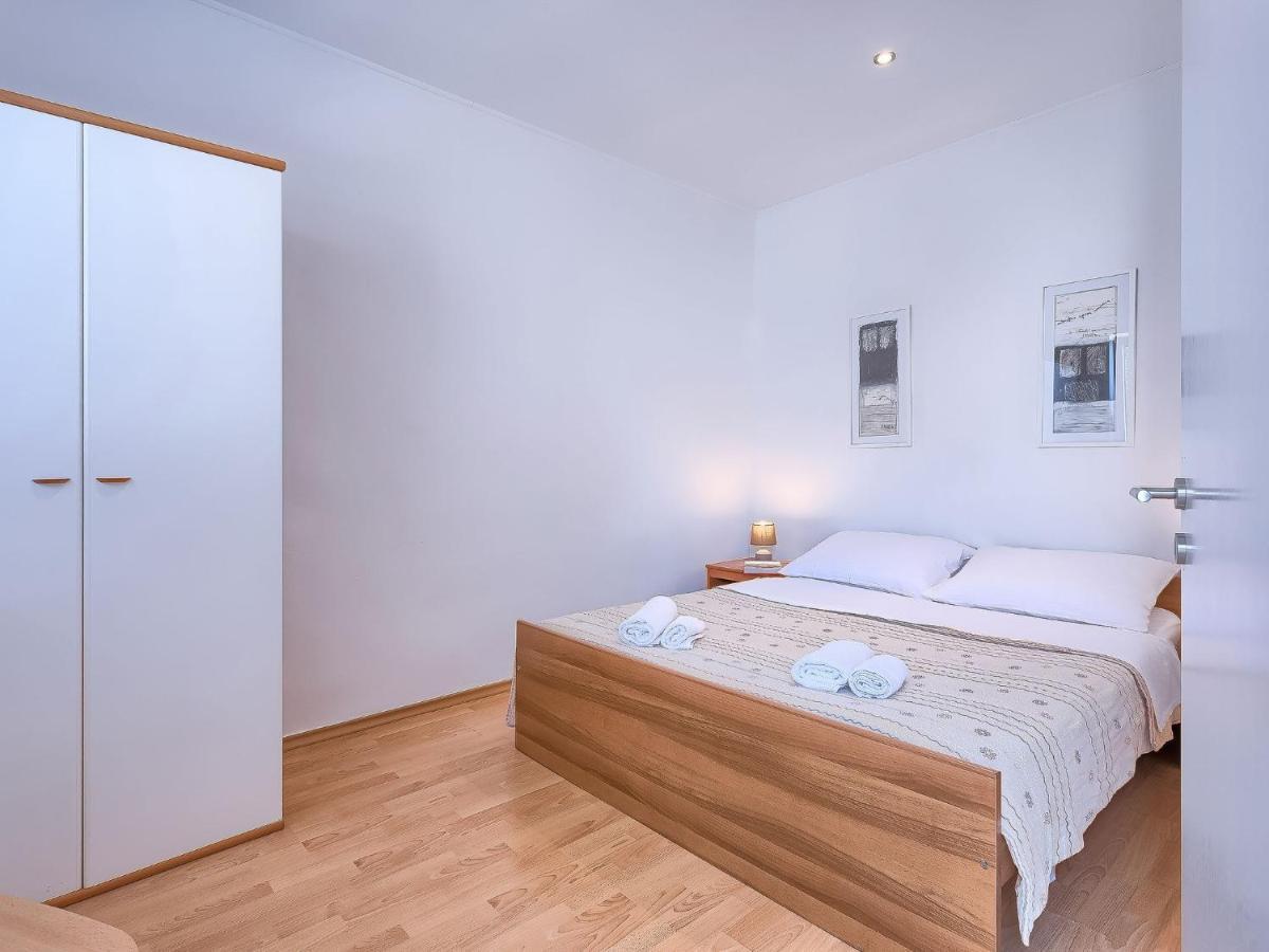Apartment Nika-5 By Interhome อูมัค ภายนอก รูปภาพ