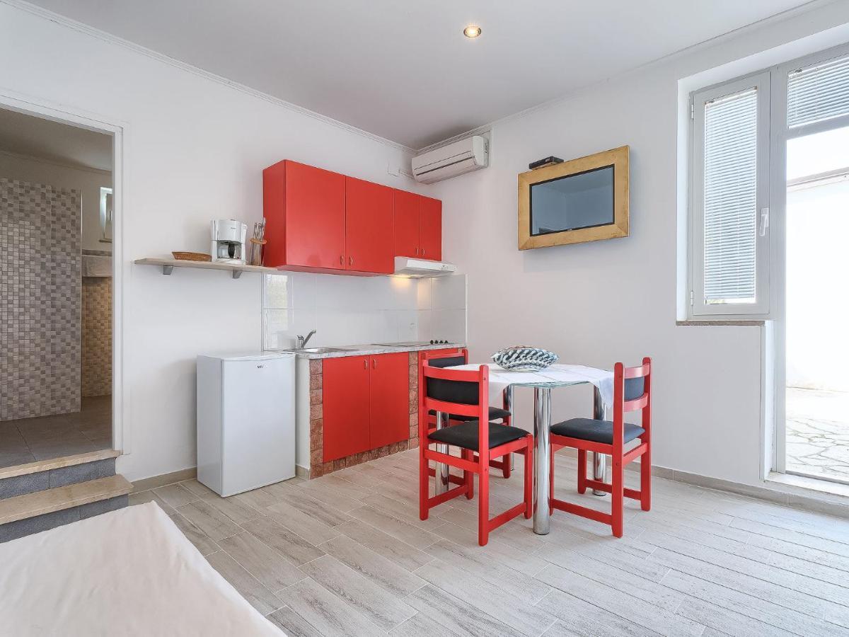 Apartment Nika-5 By Interhome อูมัค ภายนอก รูปภาพ